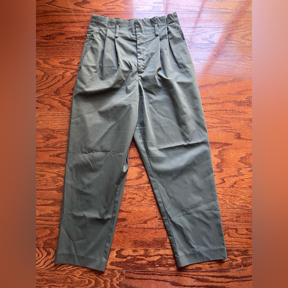 H&M Women's Olive Green Pleated Chinos